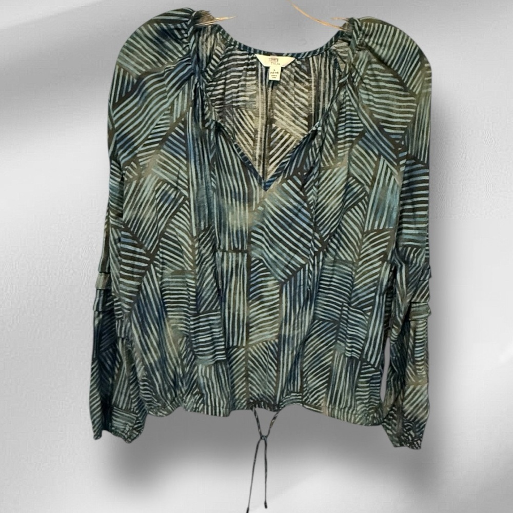 Time and Tru Blouse nwt